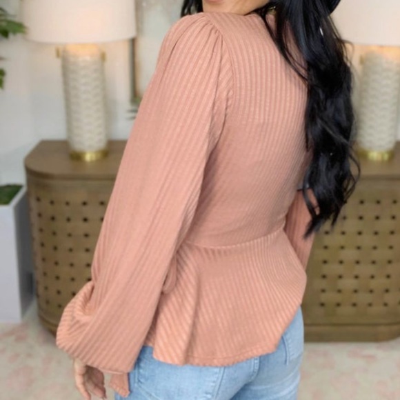 Tie it in a bow top - Picture 2 of 2